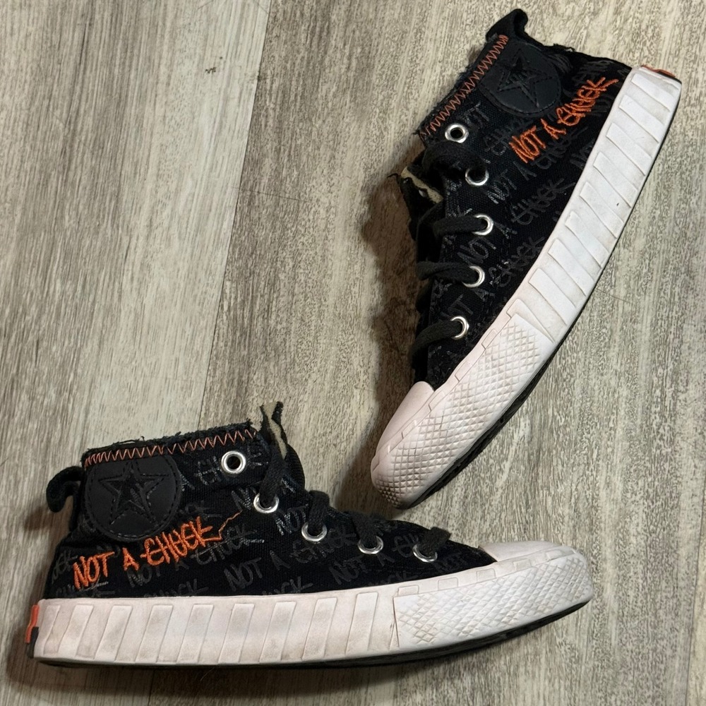 Converse Chuck Taylor All Star Youth High Top Sneaker Black Orange size 13